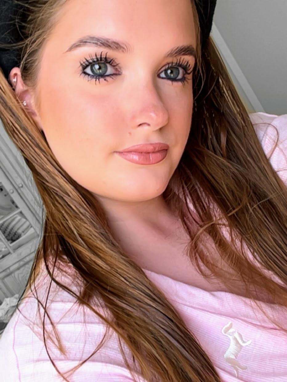 Million dollar lashes - Professional makeup product review showing dramatic lash enhancement